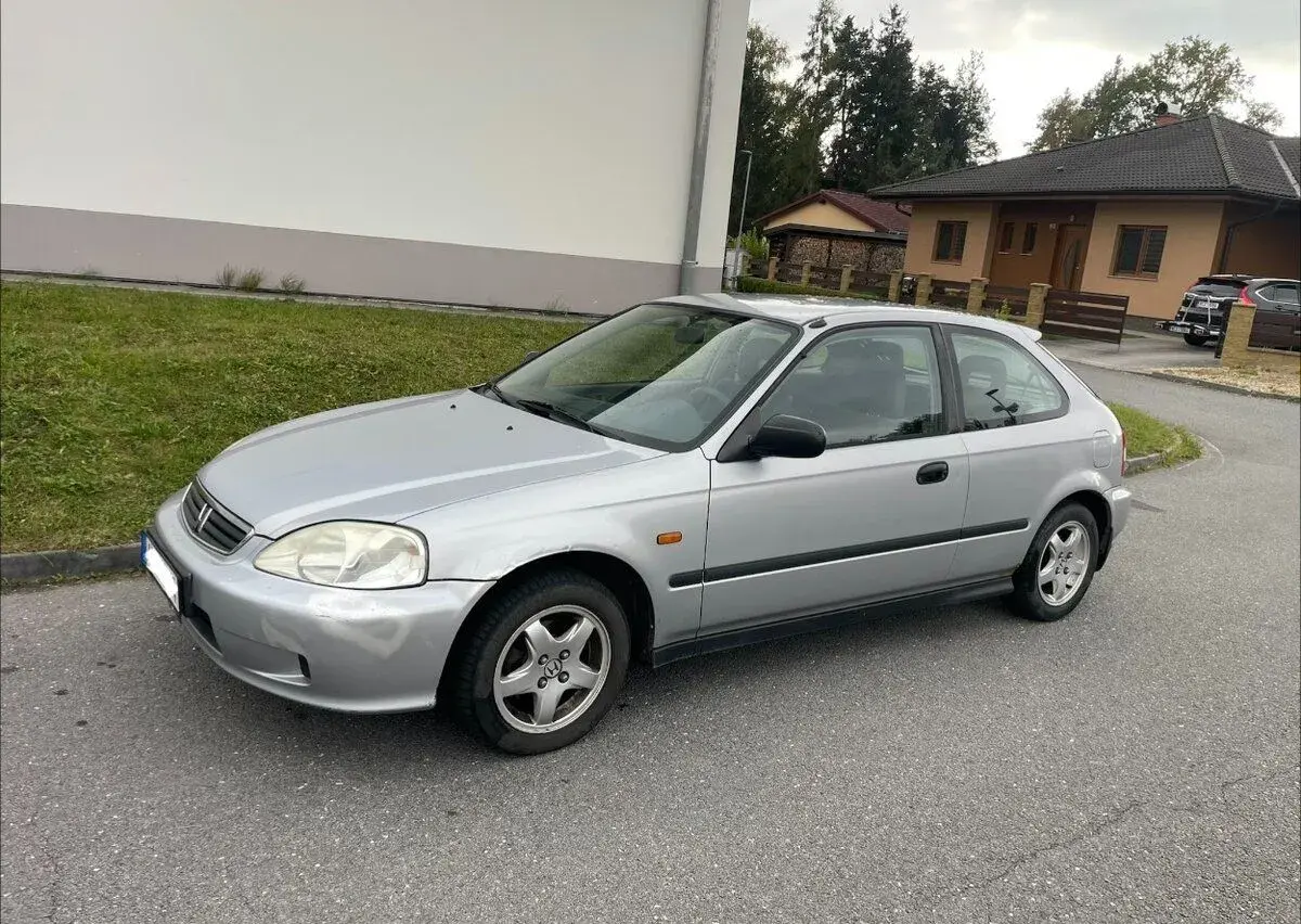 Honda civic – 2001, 185 000 km