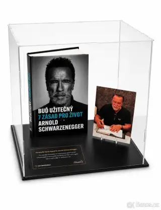 “Buď užitečný” Arnold Schwarzenegger – vlastnoruční podpis +