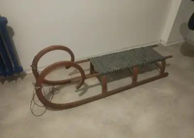 Staré retro sáňky
