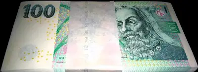100 Kč 2018 UNC - originální paklík/balíček 100 ks, stav UNC