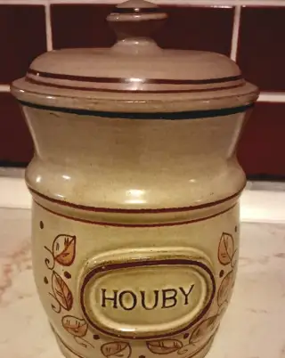 Na houby. Keramika. Dóza / nádoba s vííčkem. stav.