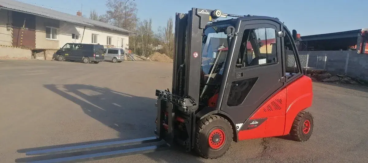 LINDE H35D-02 triplex, svírací vidle s boční posuv