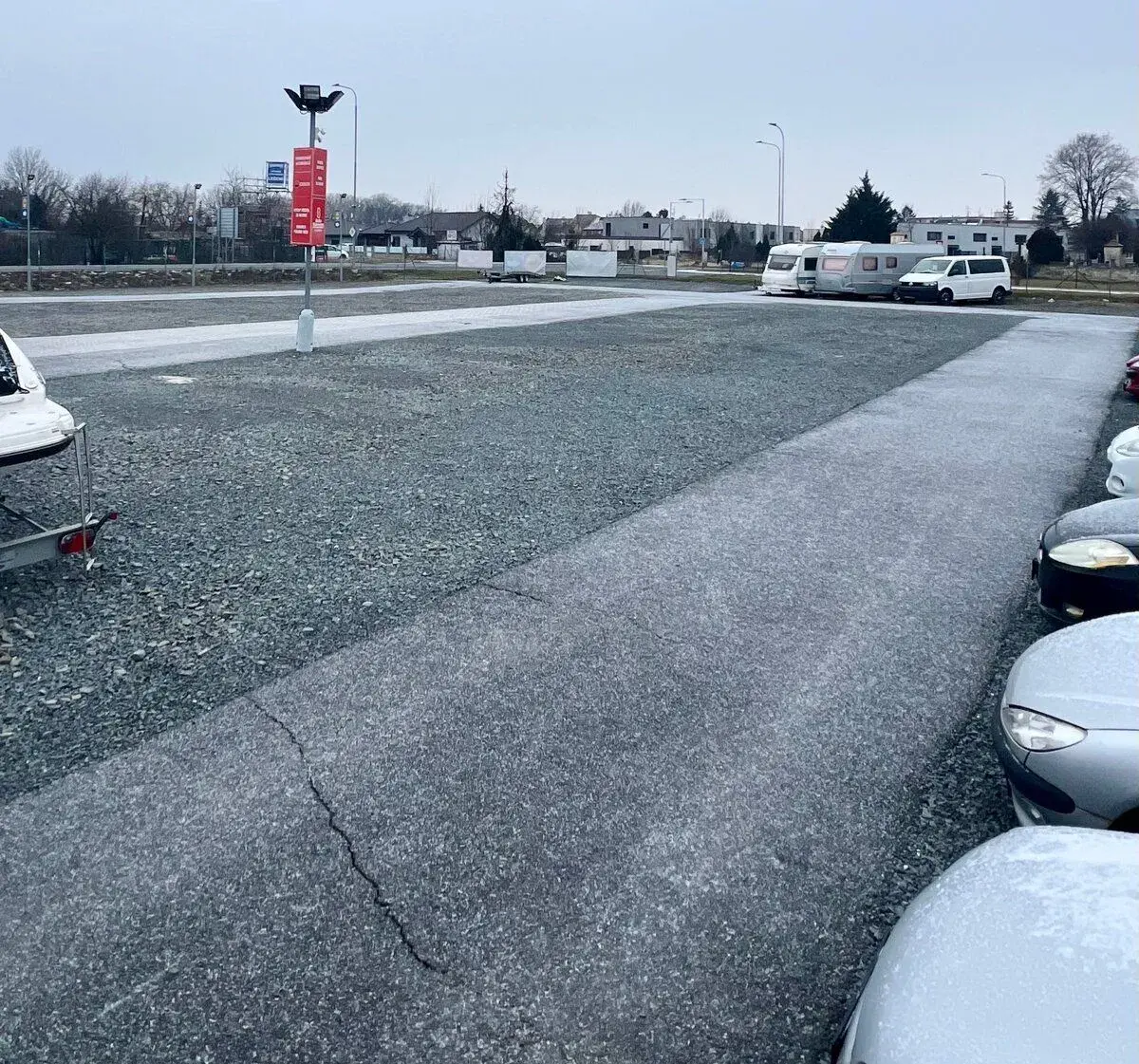 ZPEVNĚNÝ KOMERČNÍ AREÁL 2 100 m² až 8.000 m² OLOMOUC-HOL D35