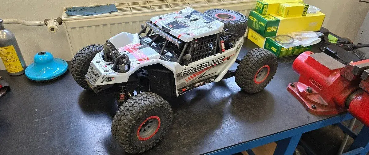 Losi Super Rock Rey 1:6 4WD RTR nabíječka 4x baterka