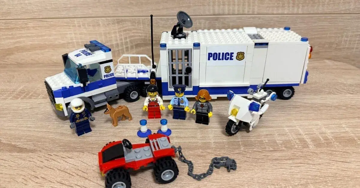 Lego City 60139 Mobilní policejní stanice