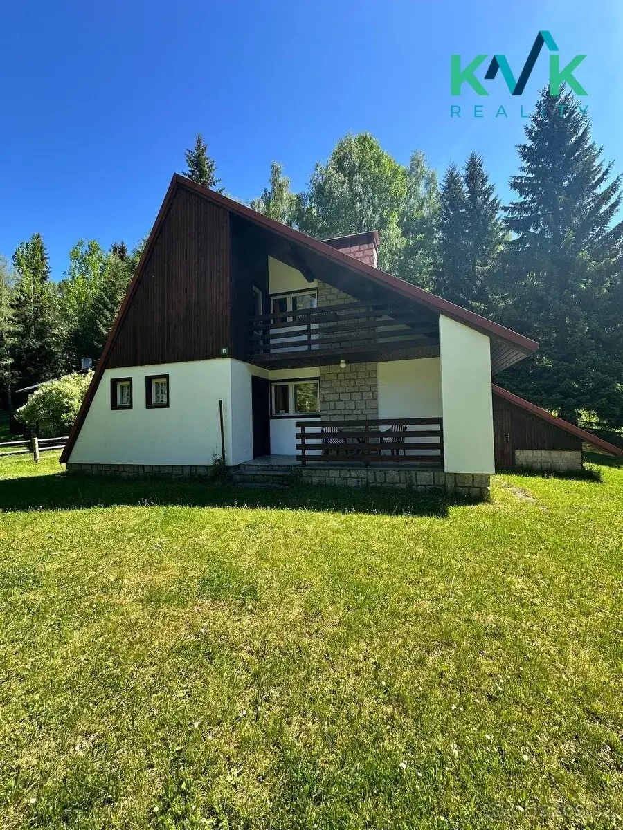 Vlastní vodní elektrárna a chata s potenciálem Airbnb v Kruš