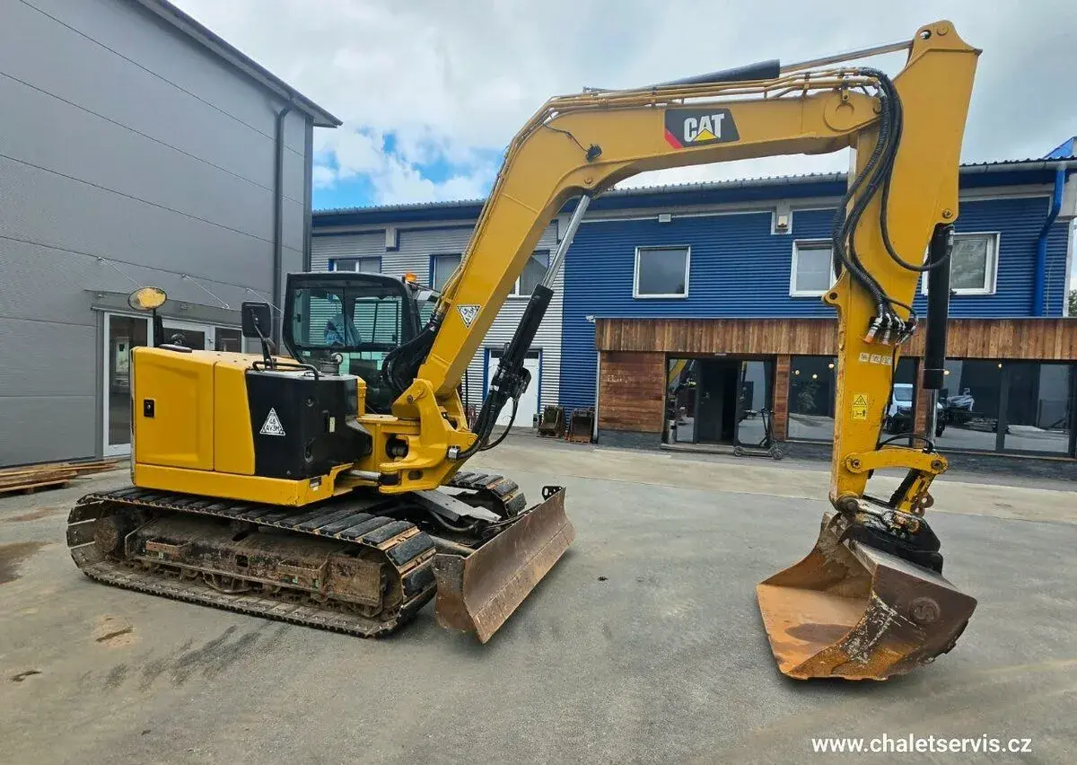 Pásový bagr CAT 308 CR, r.v. 2019, 3.939 mth, NOVÉ PÁSY