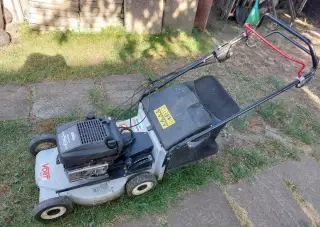 Sekačka s pojezdem VORT, motor Briggs Stratton.