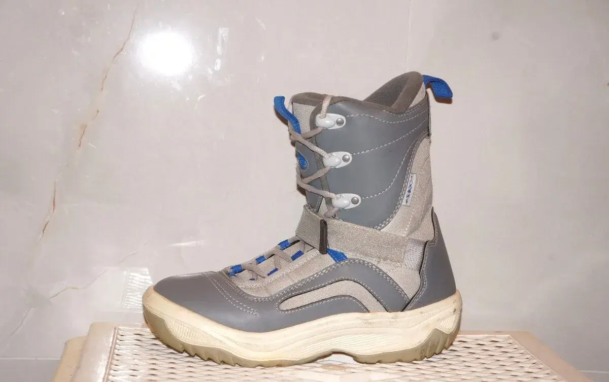 Snowboardové boty 44,5 Askew, vel. 29 (10UK ; 44,5EU), bezva