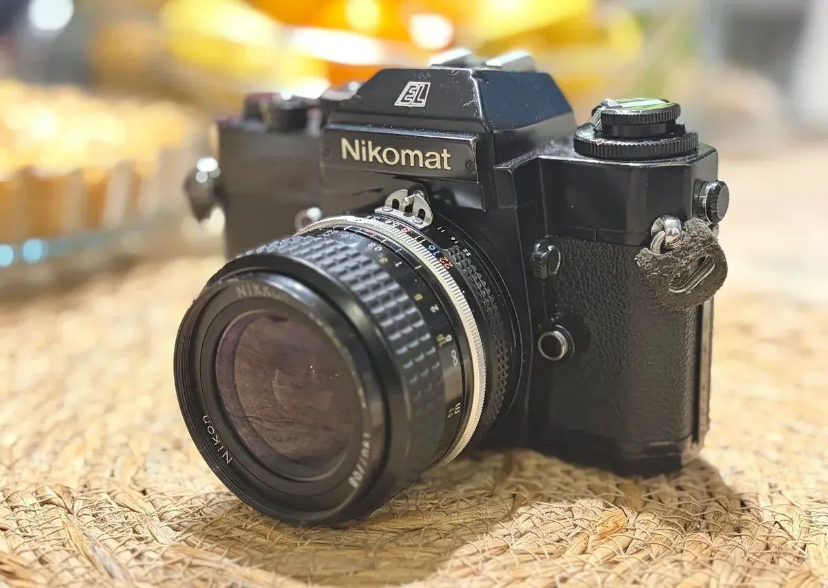 Nikon EL Nikomat + Nikkor 28mm f/3,5 Ai