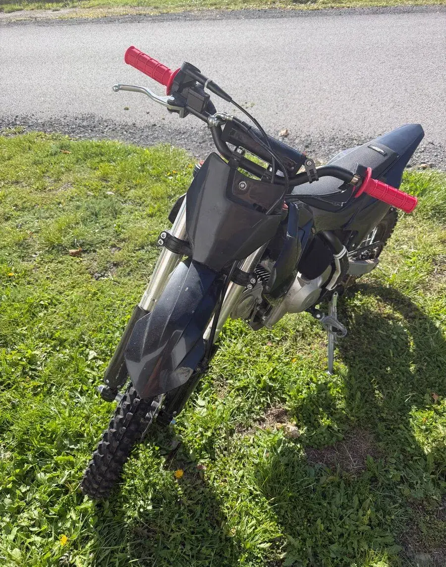 Pitbike Rocket DAK 125 AUTOMAT – pouze 14,9 mth