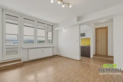 Pronájem bytu 1+kk 33 m², Zlín, ev.č. 03585