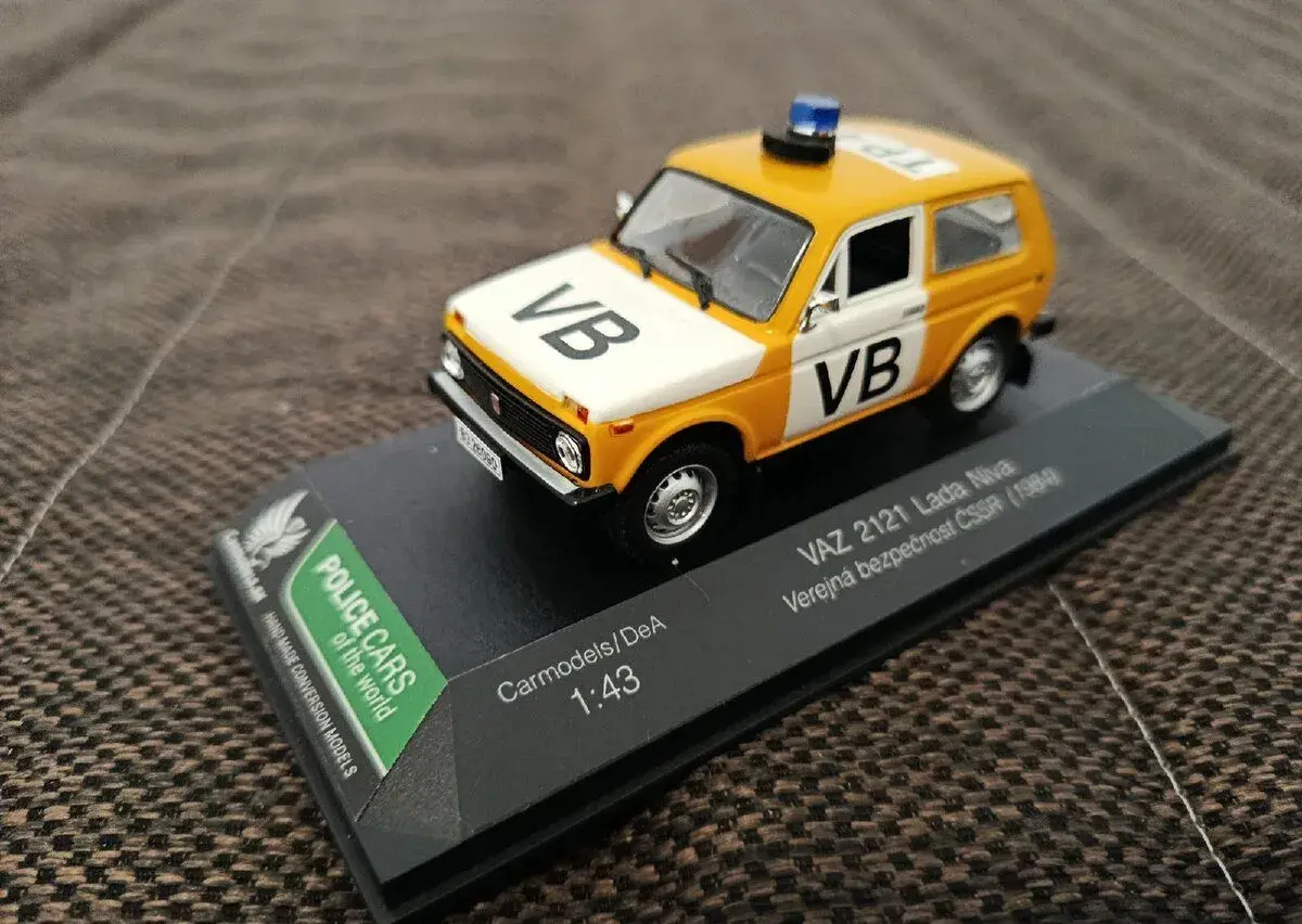 Lada Niva VB,Policie 1:43