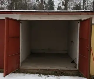 Garáž k pronájmu u puva