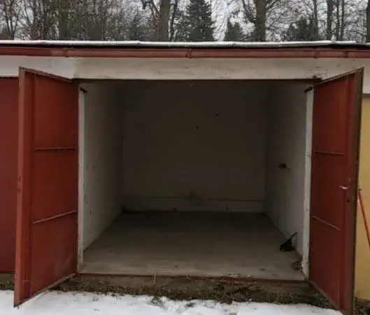 Garáž k pronájmu u puva