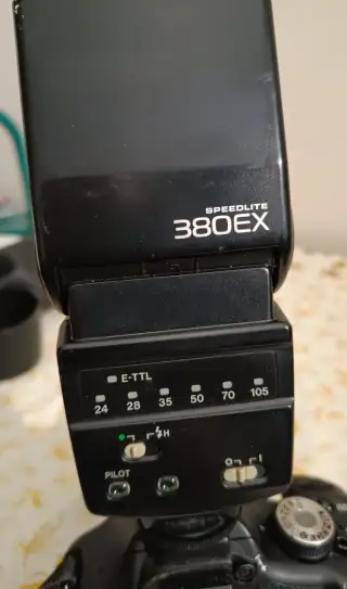 Blesk Canon