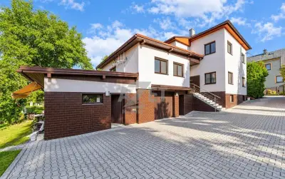 Prodej, rodinný dům 8+2, 420 m2, Velká Polom