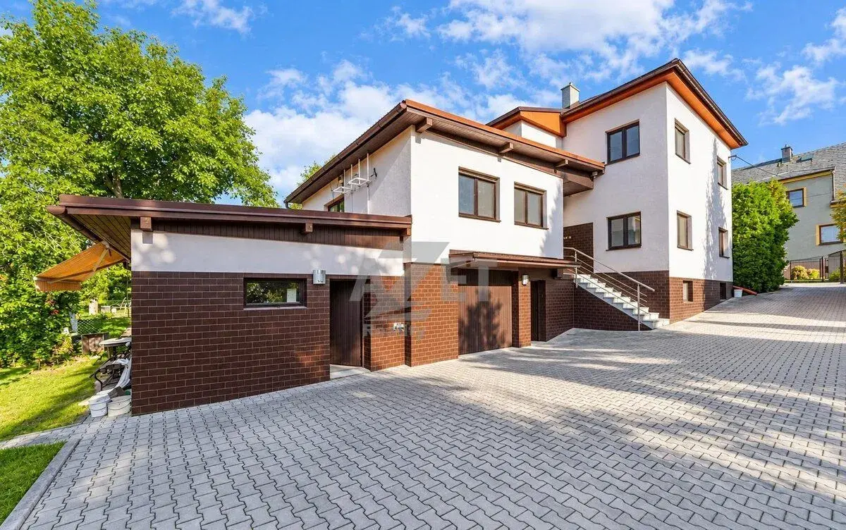 Prodej, rodinný dům 8+2, 420 m2, Velká Polom