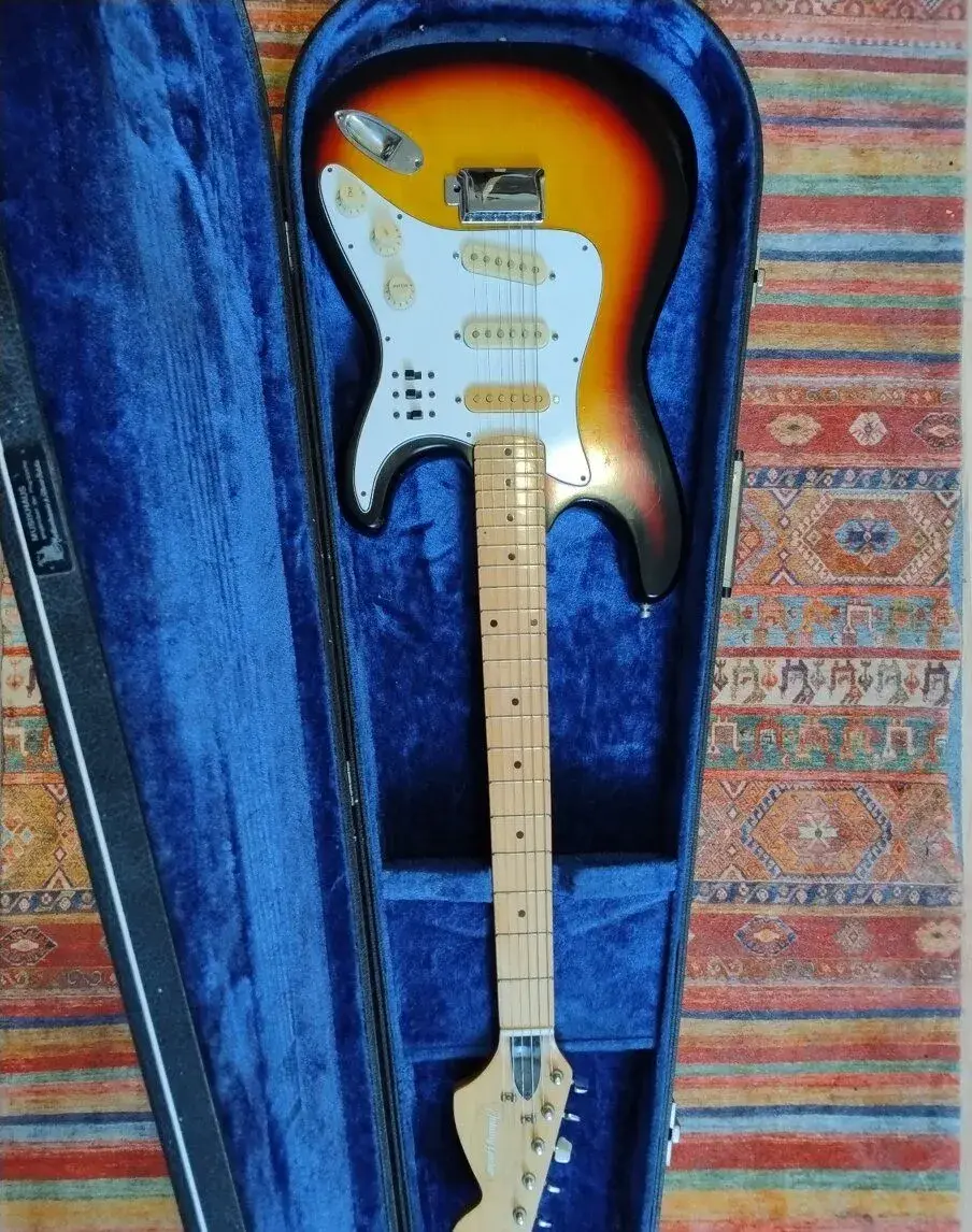 Kytara Johnny guitar Stratocaster