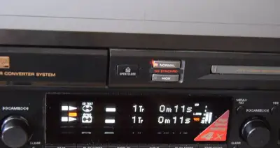 Kombinace MINIDISC / CD SONY MXD-D3, MD s názvy, MD 9x disk