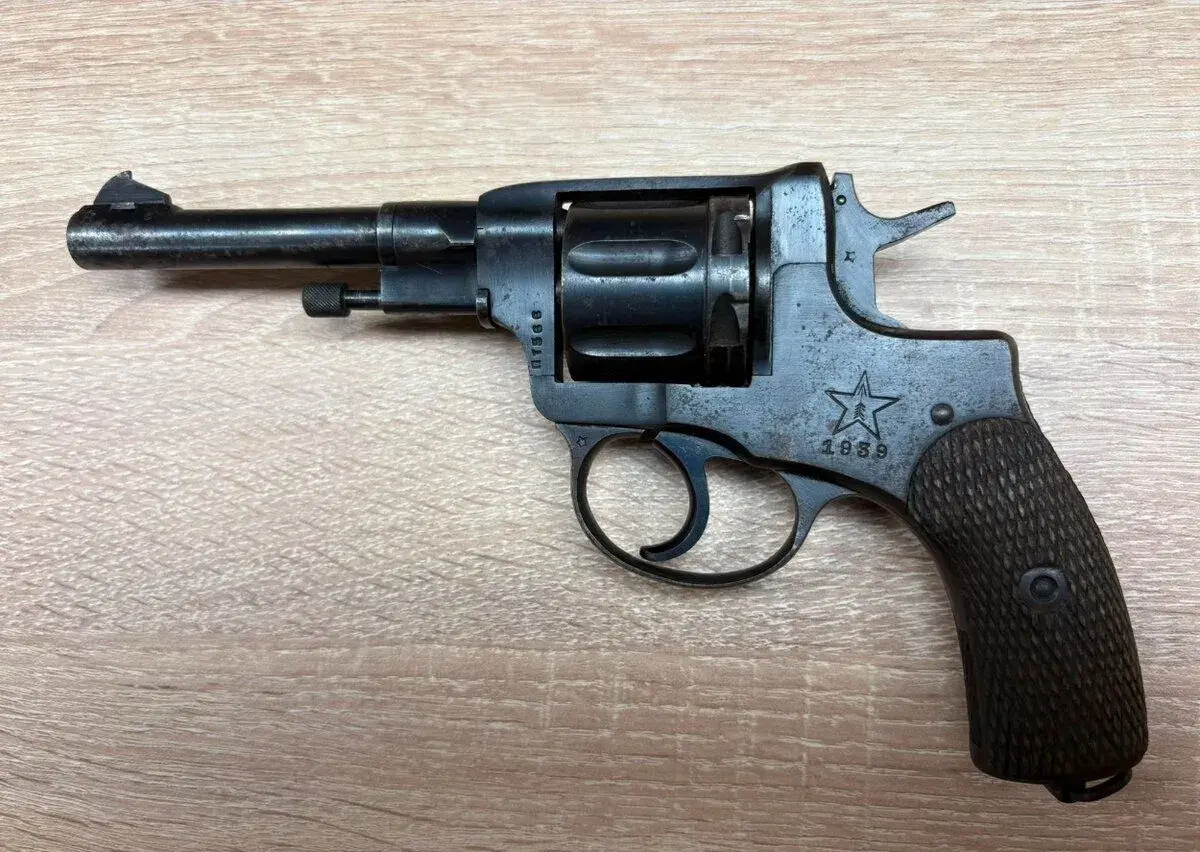 Revolver Nagant M1895 v ráži 7,62 Nagant