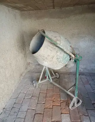 Za odvoz stavební míchačka