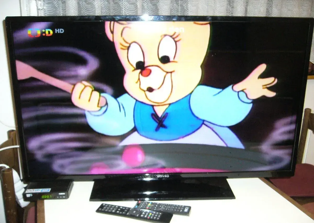 Televize TECHNIKA 40" LED (101 cm)