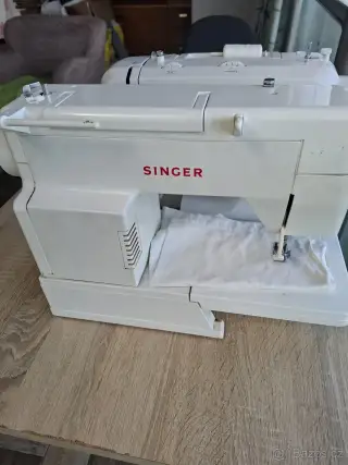 Šicí stroj k opravě Singer