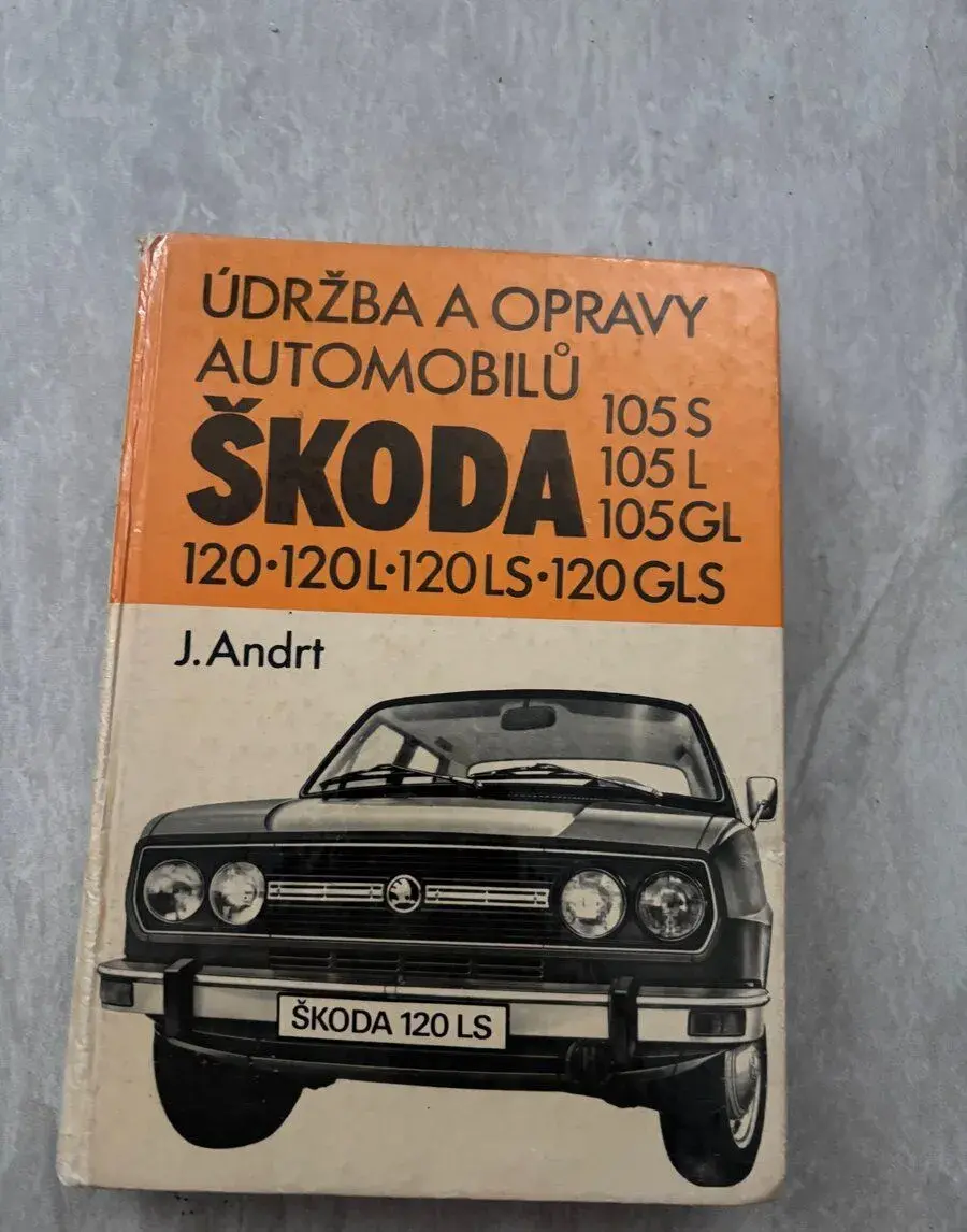 Balík retro knih a manuálů Škoda, Jawa