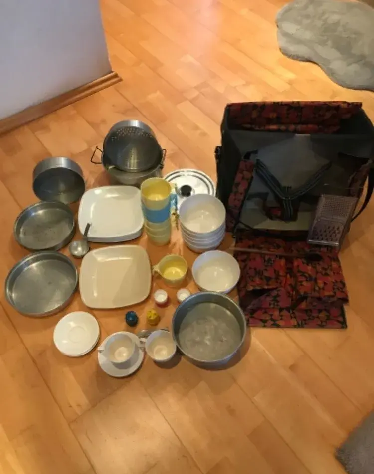 kempingová jídelní sada