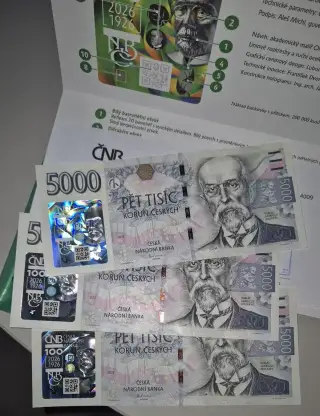 Výroční 5000 Kč ČNB 2026 – 3ks, čísla pod 1000 (UNC)