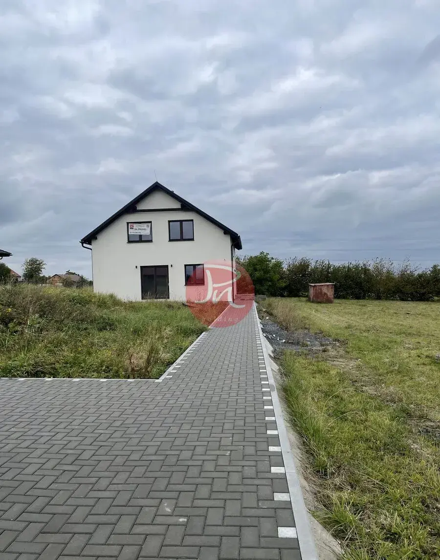 Pronájem novostavby rodinného domu 5+kk s krásným výhledem –