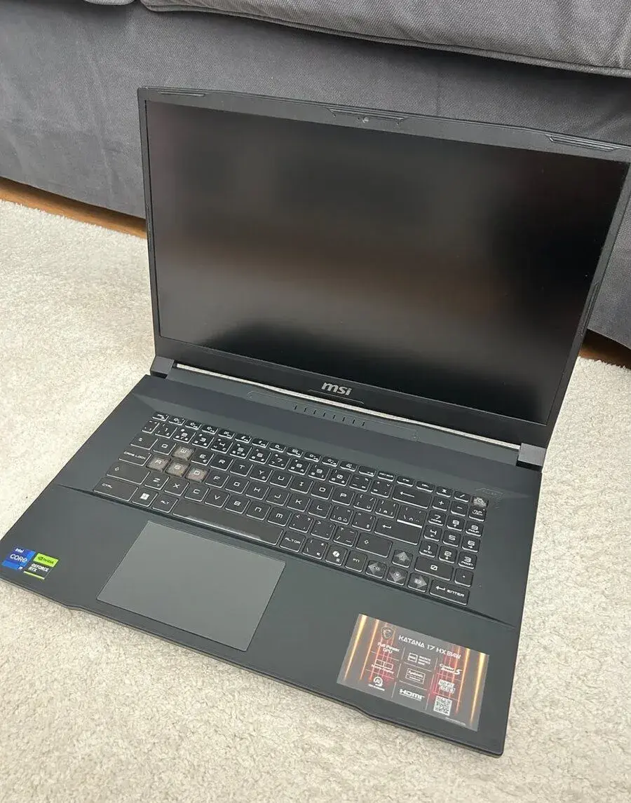 MSI Katana 17 HX B14WGK-025CZ