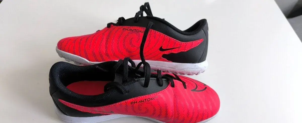 Dětské turfy NIKE PHANTOM vel.36.5