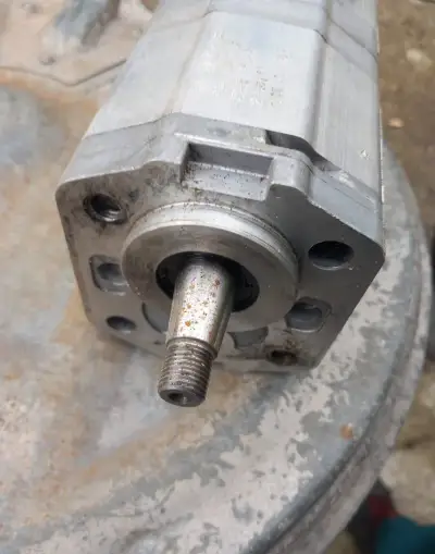 Hydraulické dvoj čerpadlo