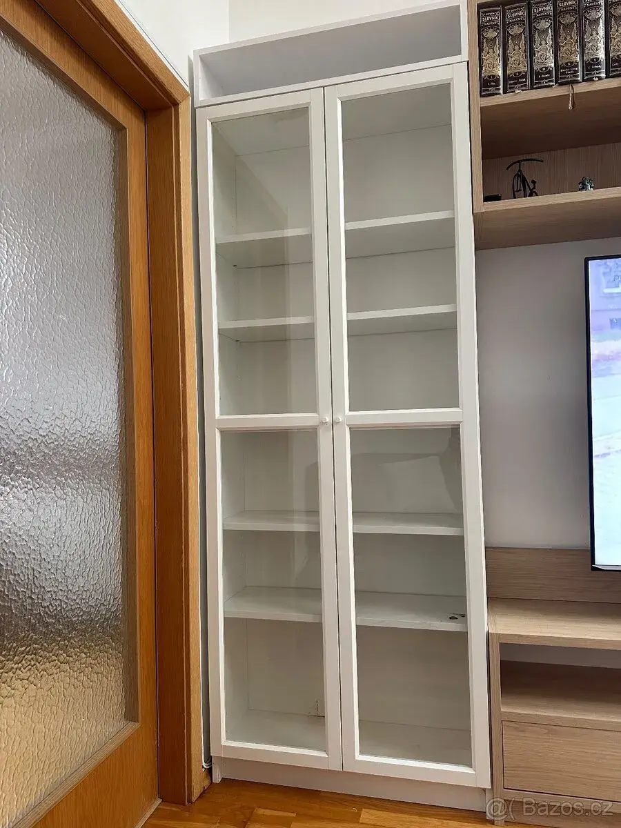 IKEA billy oxberg knihovna bila