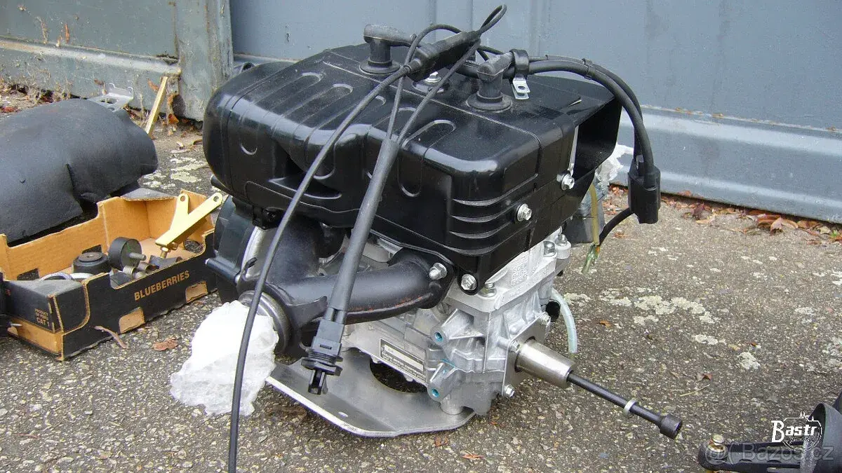Motor Suzuki 570 komplet nejetý