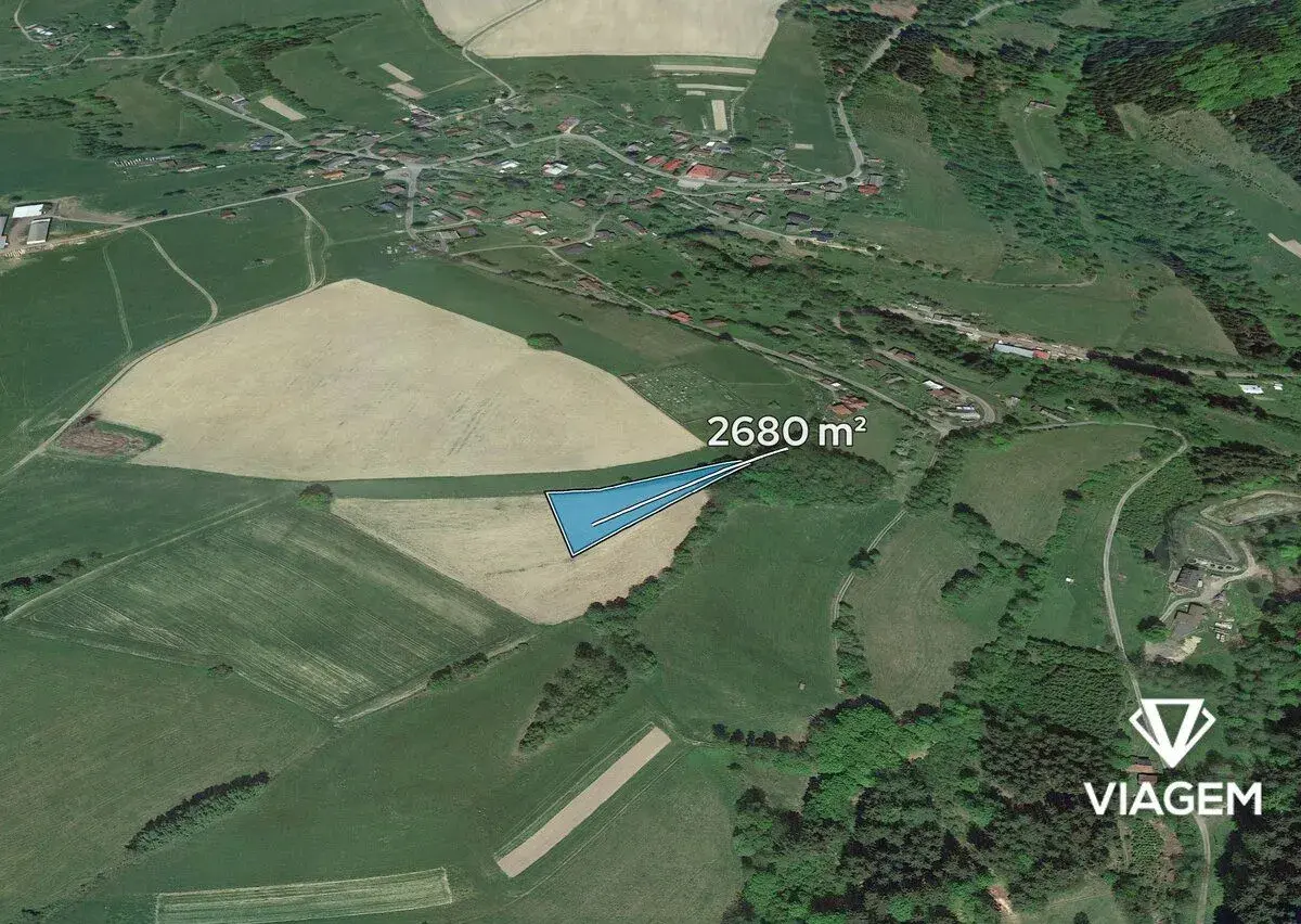 Pole 2 680 m²