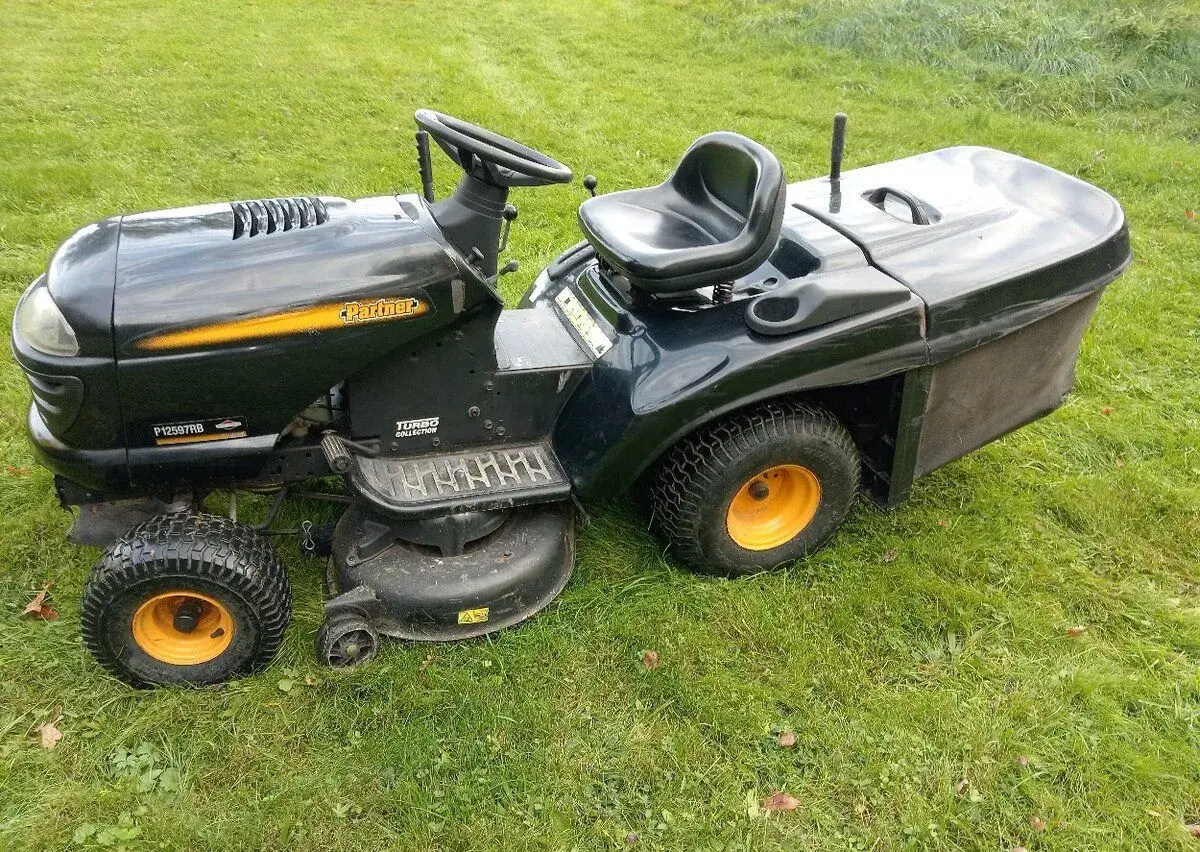 Zahradní traktor partner