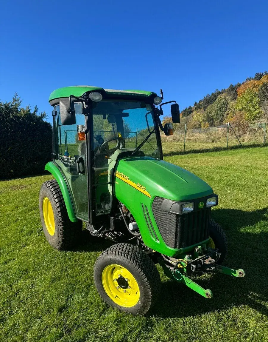 Malotraktor John Deere 3720
