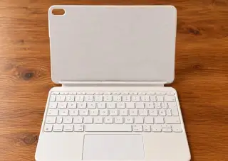 Apple Magic Keyboard Folio – iPad 10. generace – originál