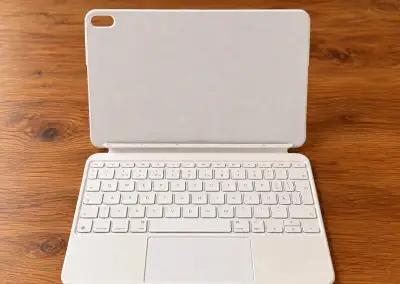 Apple Magic Keyboard Folio – iPad 10. generace – originál