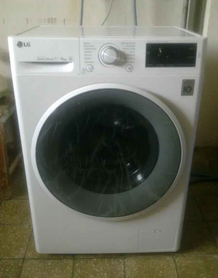 Pračku se sušičkou 7/4, LG F72U2HDM0N.