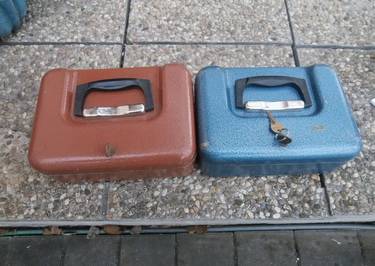 Pokladnička, střádanka, kasička, trezor za 350 kč