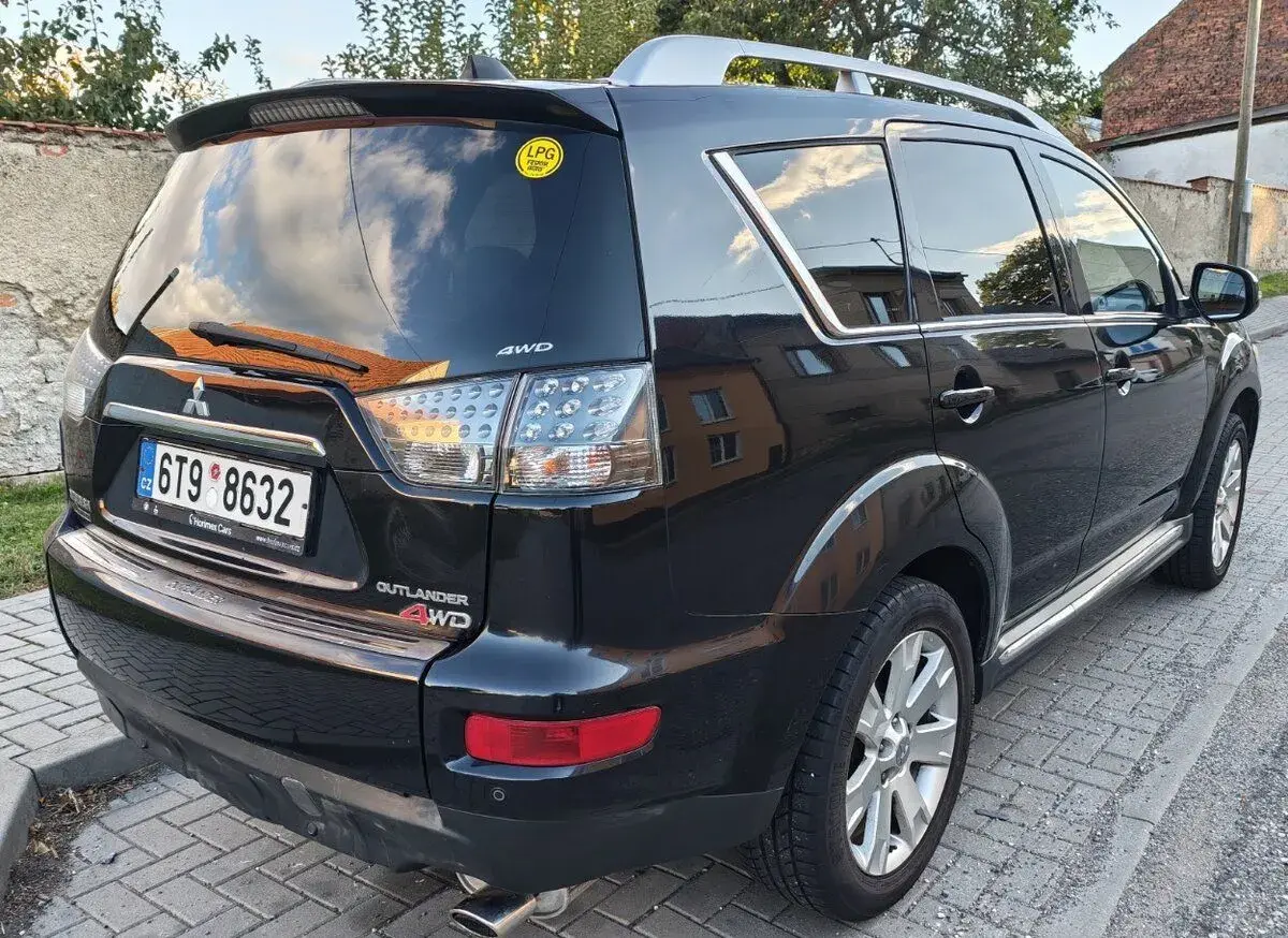 Mitsubishi Outlander – 268 800 km