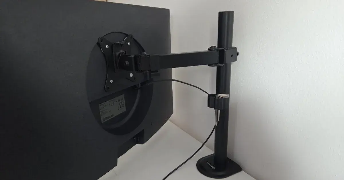 AlzaErgo ARM SE10 Pylon – VESA držák, jako nový