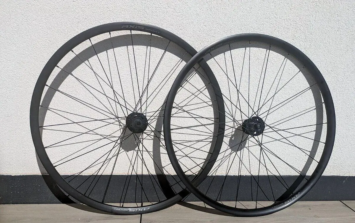 Nová/zánovní zapletená hliníková kola AXIS Sport Disc