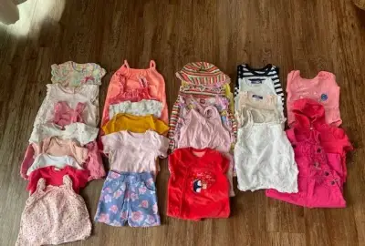 Sadu oblečení 27 ks pro holčičku, vel. 62
