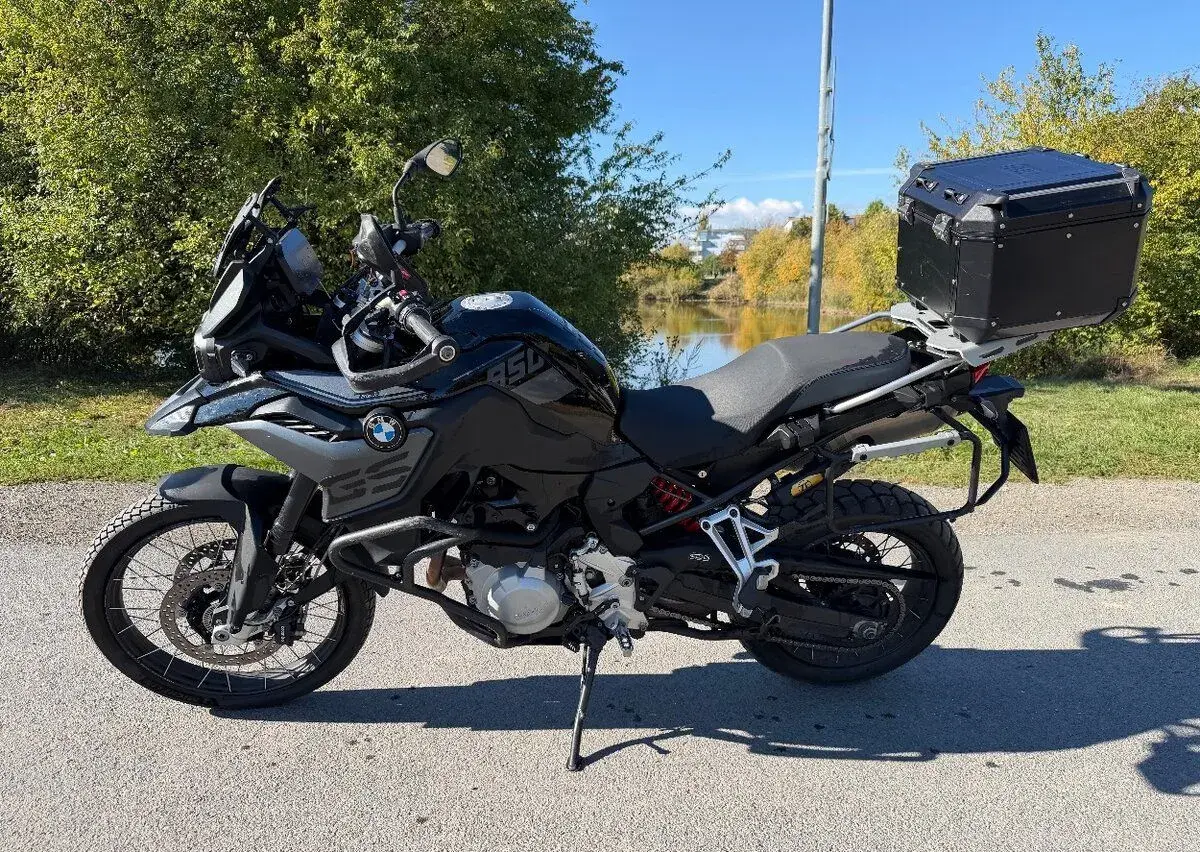 BMW F 850 GS 70kw rv:2023/3 najeto:40tis,lechce odřené pojiz