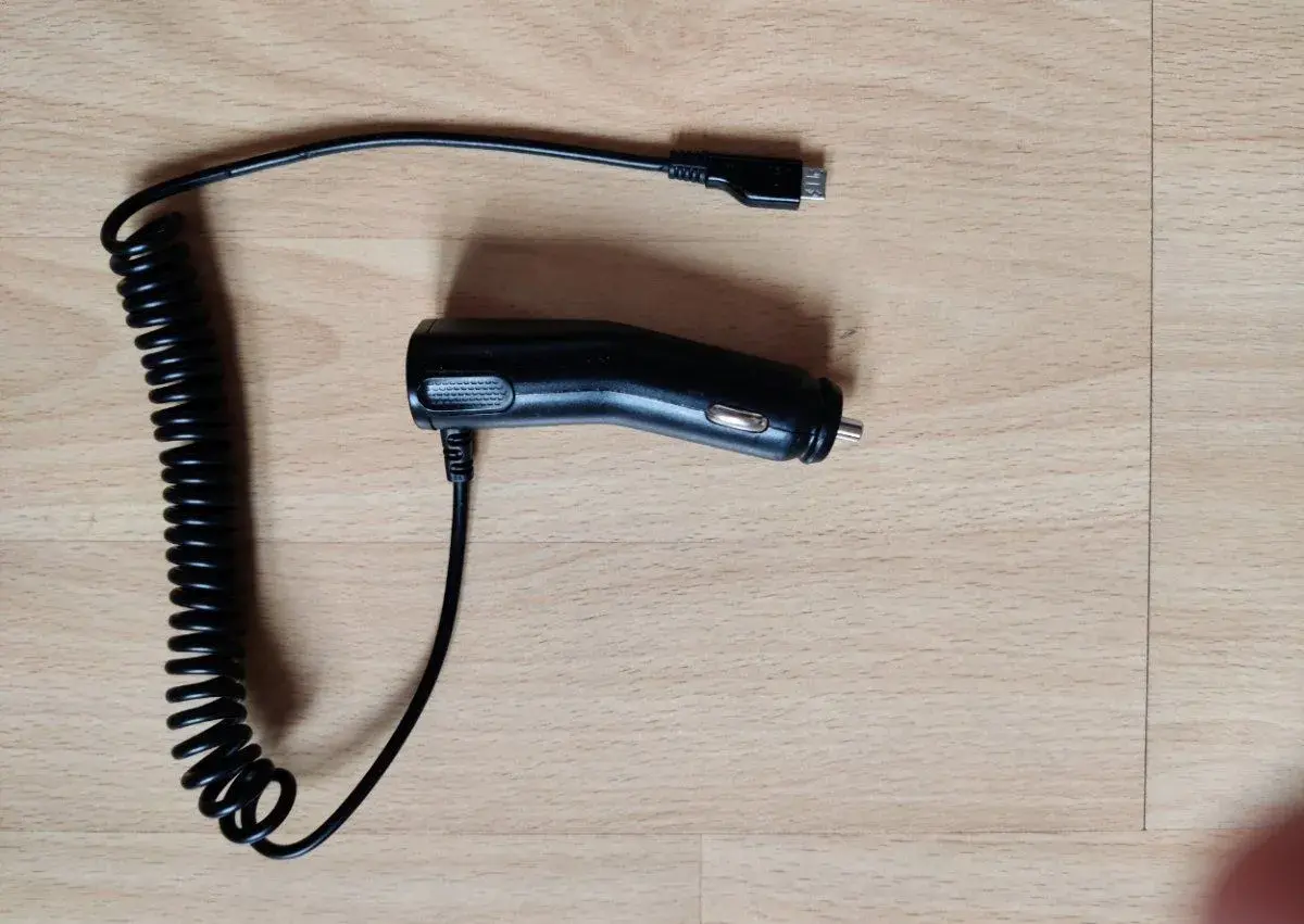 Nabíječku SAMSUNG do auta 12/24V, USB
